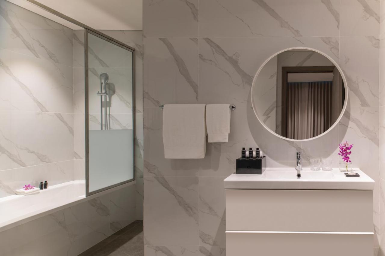 Steigenberger Residence Doha Luaran gambar Bathroom